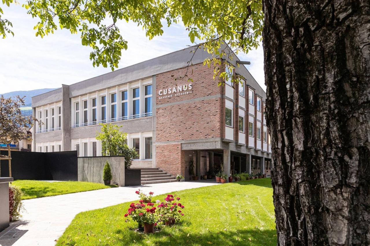 Cusanus Akademie - Accademia Cusanus Bressanone Bagian luar foto