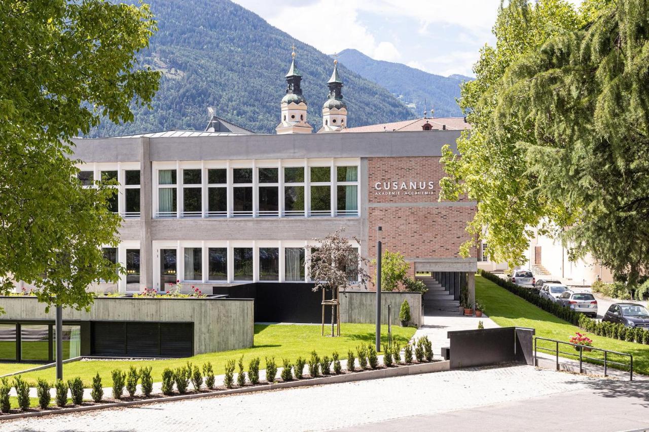 Cusanus Akademie - Accademia Cusanus Bressanone Bagian luar foto